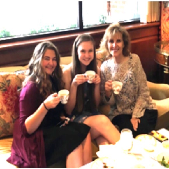 Meet your Posher, Laura - Picture 2 of 8